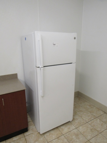 GE REFRIGERATOR