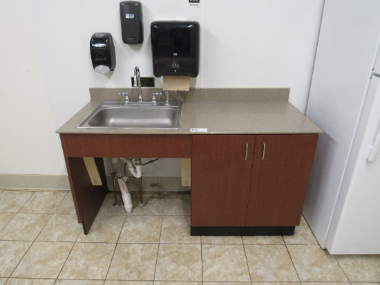 62-INCH COUNTER WITH SINK
