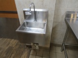 STAINLESS STEEL HAND SINK
