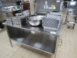 5FT BOOS STAINLESS STEEL TABLE - 28IN DEEP
