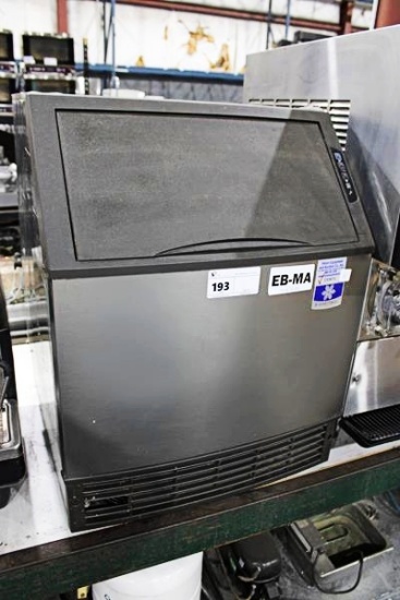 MANITOWOC UDF0140A-161B SELF CONTAINED UNDERCOUNTER ICE MACHINE