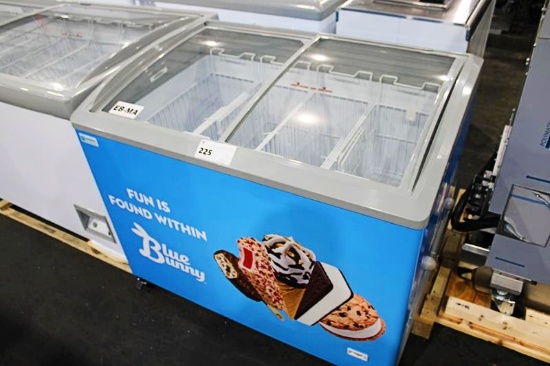 NEW SCRATCH & DENT FLOOR MODEL DISPLAY EXCELLENCE VB-4HC-WBB SELF CONTAINED 41IN. SLIDE TOP ICE CREA