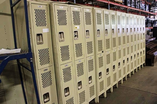 1 LOT - (15)2-DOOR LOCKERS