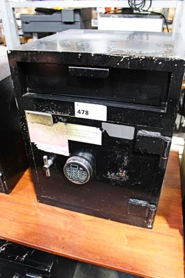 CSS 20X20X(H)26 SAFE W/ DROP BOX SLOT