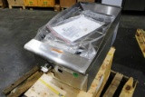 NEW CECILWARE PRO GCP15 15IN. GAS FLAT GRILL