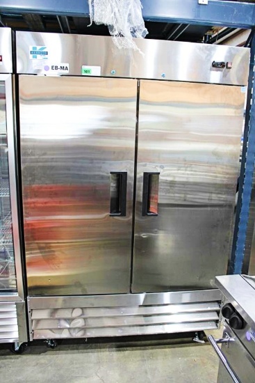 NEW SCRATCH & DENT FLOOR MODEL DISPLAY KENNECO STKR2DES SELF CONTAINED 2-DOOR COOLER