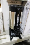 NEW GRINDMASTER GIU15GGRINDV2 1.5 GALLON THERMAL CONTAINER/ DISPENSER ON STAND