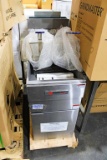 NEW CECILWARE PRO FMS403LP 40LB PROPANE GAS DEEP FRYER