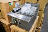 NEW CECILWARE PRO CCP15 15IN. GAS CHAR GRILL