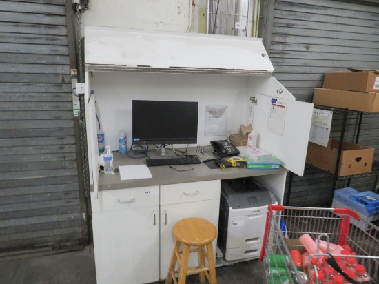 Receiving Desk