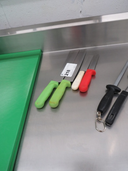 4 Produce Knives - One Lot