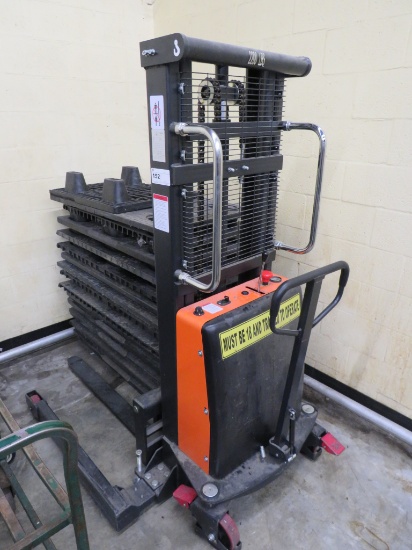 2021 Noblelift Spn22-98 2200lb Semi-Electric Stacker