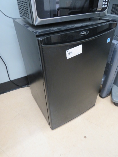 DANBY REFRIGERATOR