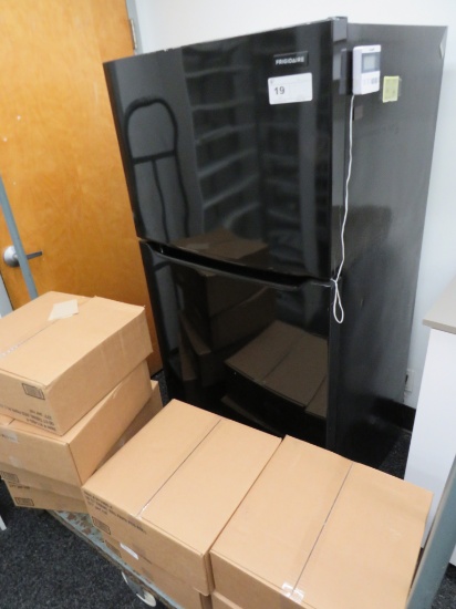 FRIGIDAIRE REFRIGERATOR