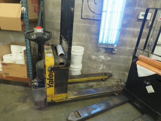 Yale Mpb040 4000lb Electric Pallet Jack