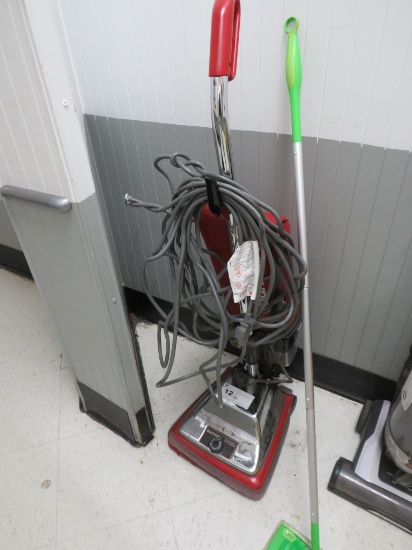 Sanitaire Commercial Vacuum