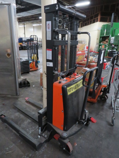 2021 Noblelift Spn22-98 2200lb Semi-Electric Stacker