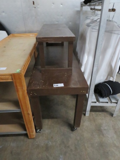 24X72 2-DECK DISPLAY TABLE