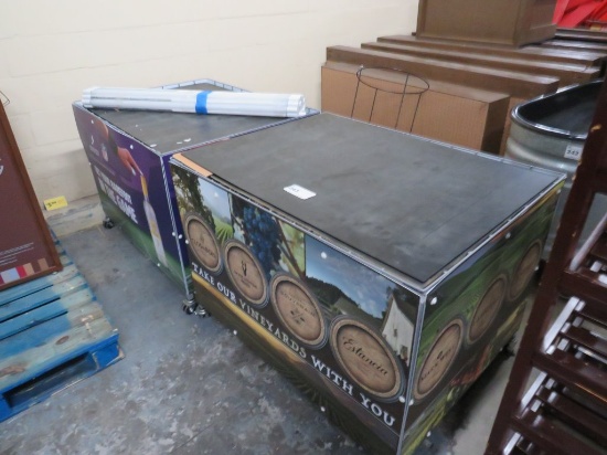 34X44 MOBILE DISPLAY TABLES