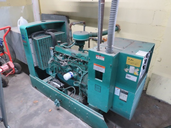 ONAN 45KW PROPANE GENERATOR WITH SWITCH 1995 - 1375 HOURS