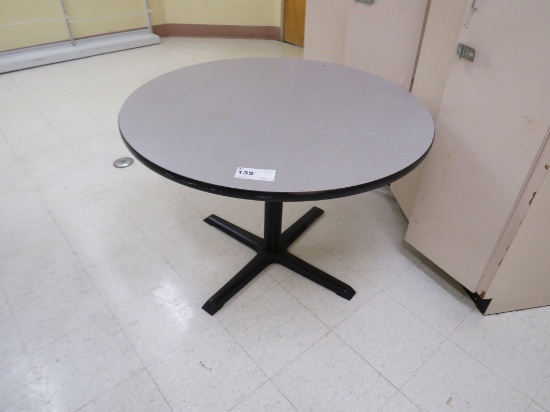 42-INCH ROUND TABLE