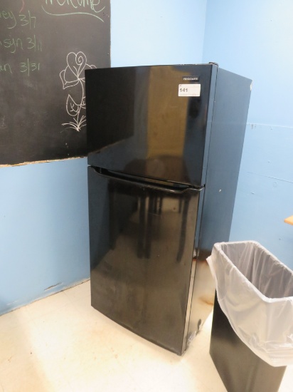FRIGIDAIRE REFRIGERATOR