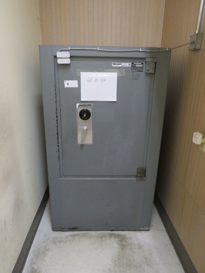 GARY 1-DOOR SAFE WITH COMBINATION