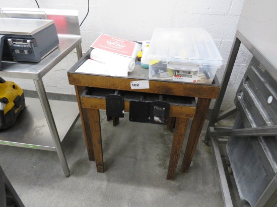 Nesting Display Tables