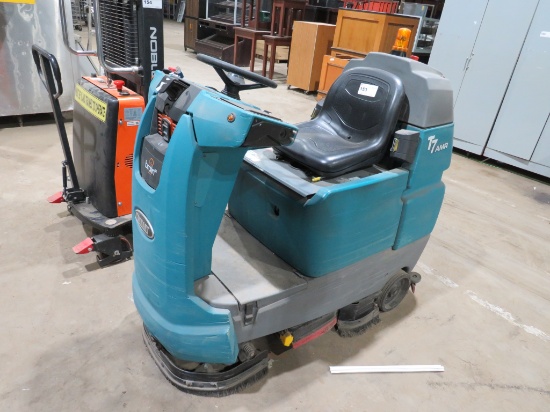 TENNANT T7AMR RIDE-ON FLOOR SCRUBBER WITH BRAIN OS PROGRAM