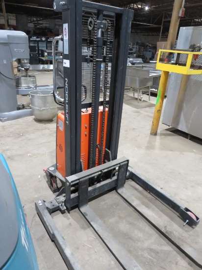 2021 NOBLELIFT SPN22-98 SEMI-ELECTRIC STACKER