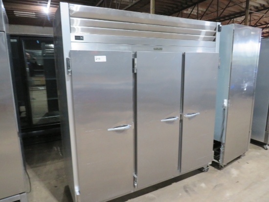 TRAULSEN G30011 SELF-CONTAINED 3-DOOR COOLER 2018