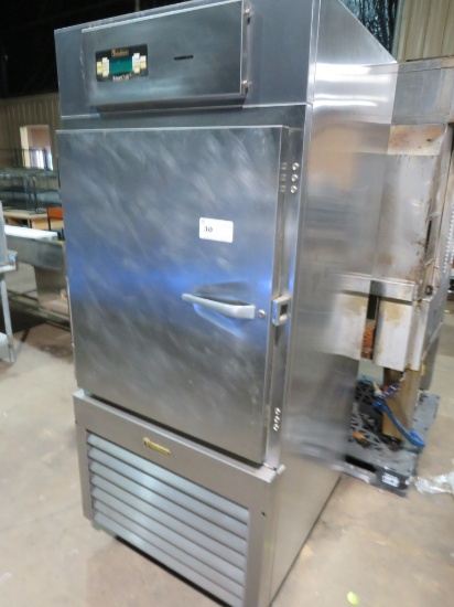 TRAULSEN RBC100 SELF-CONTAINED BLAST CHILLER