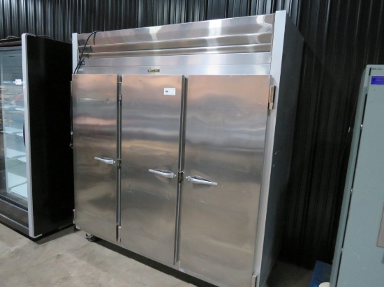 TRAULSEN G31011 SELF-CONTAINED 3-DOOR FREEZER 2018