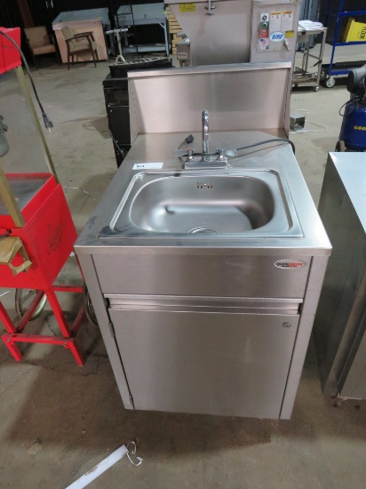 24X32 QUALSERV MOBILE HAND SINK WITH WATER HEATER AND TANKS