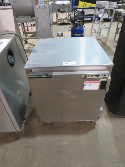 27-INCH BEVERAGE AIR SELF-CONTAINED 1-DOOR UNDERCOUNTER COOLER MODEL UCR27A