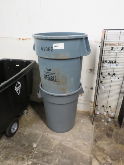 32-GALLON ROUND TRASH CANS