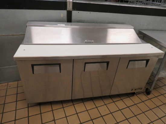 6FT TRUE TSSU-72-18 SELF-CONTAINED 3-DOOR SANDWICH PREP