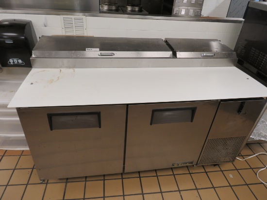 67-INCH TRUE TPP67 SELF-CONTAINED 2-DOOR PIZZA PREP