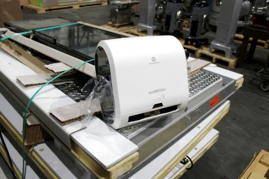 NEW 8IN AUTOMATED TOUCHLESS PAPER TOWEL DISPENSER