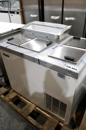 NEW SCRATCH & DENT 43IN MASTER-BILT FLR-60 SELF CONTAINED FLIP-LID ICE CREAM DIPPING CABINET W/ TOPP