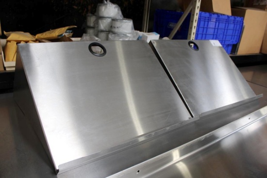 24IN STAINLESS STEEL WALL SHELF