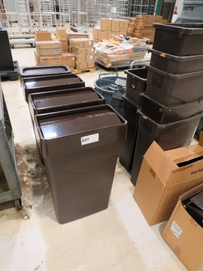 23-Gallon Rectangle Trash Cans