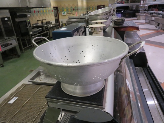 Colander With Base