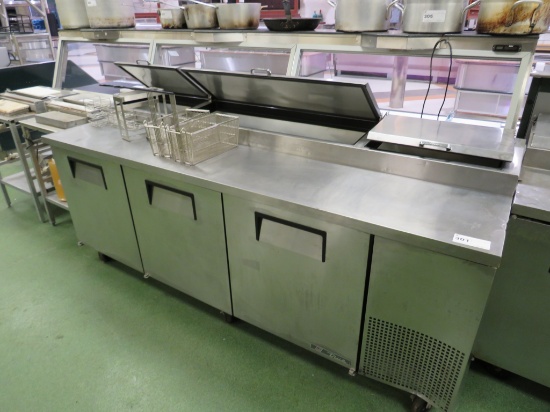 93-INCH TRUE TPP93 SELF-CONTAINED 3-DOOR PIZZA PREP