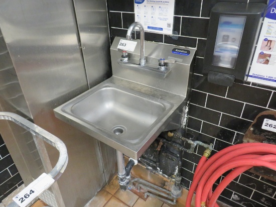 STAINLESS STEEL HAND SINK