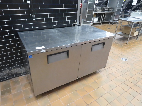 TRUE TUC-60 SELF-CONTAINED 2-DOOR UNDERCOUNTER COOLER - NO SHELVES