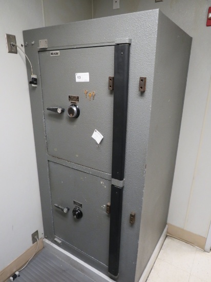 MOSLER 2-DOOR SAFE WITH COMBINATION, KEYS