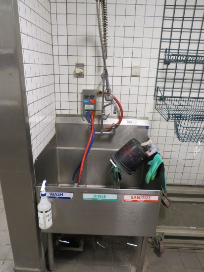 33-INCH 3-COMPARTMENT SINK
