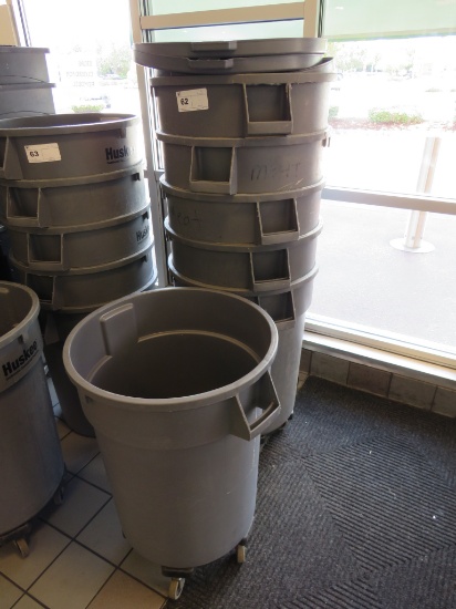 32-Gallon Round Trash Cans
