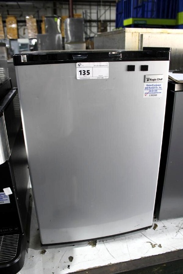 20IN MAGIC CHEF UNDERCOUNTER REFRIGERATOR